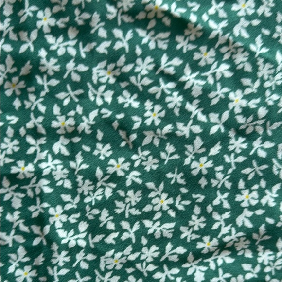 Green Floral Ruffle Top - Picture 4 of 4